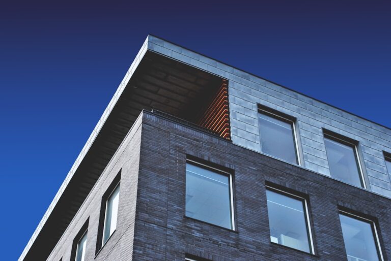 How Comparative Market Analysis Helps Sellers Maximize Property Value